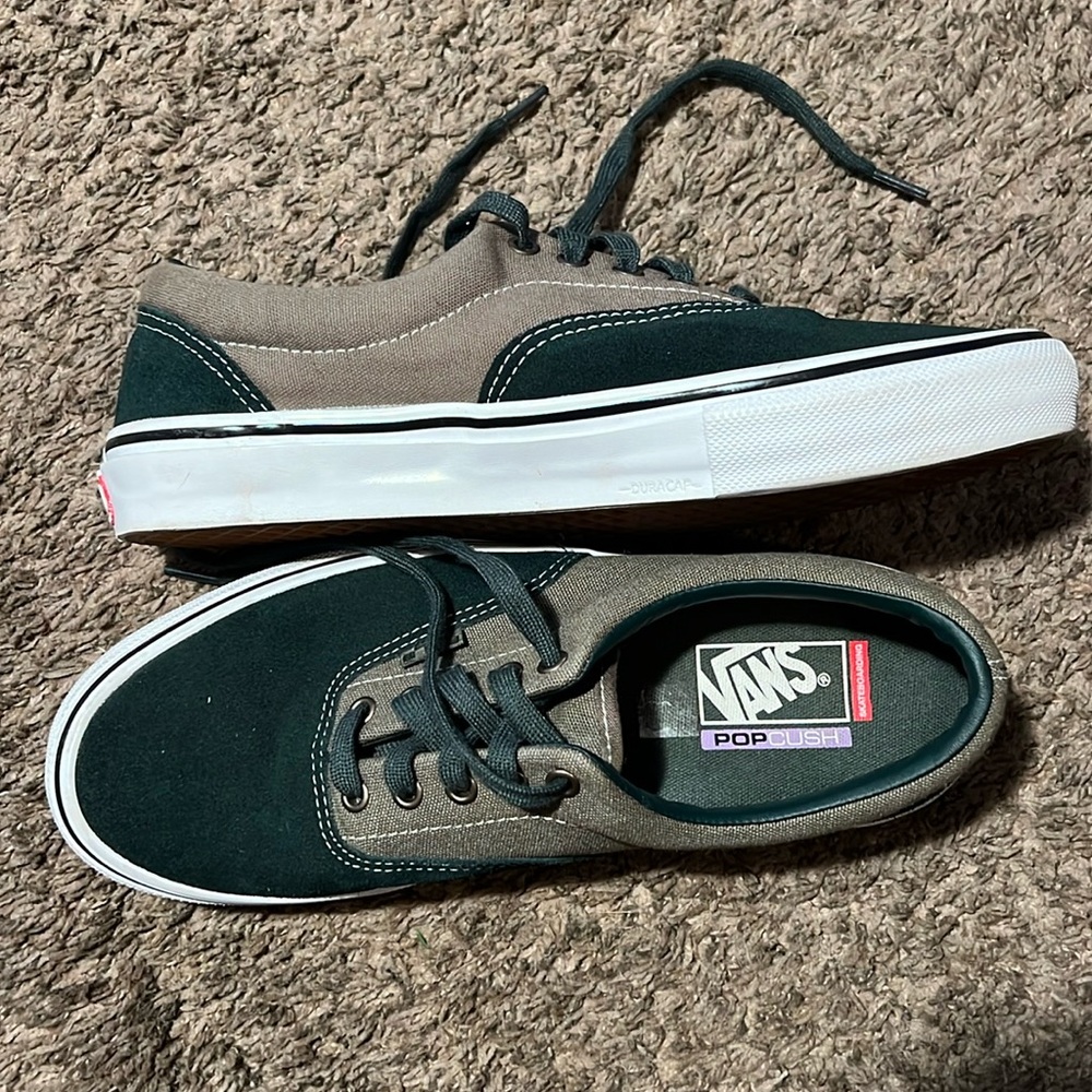Vans Authentic Skateboarding shoes w/ popcush insoles